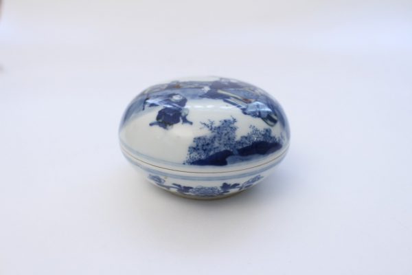 A small underglaze blue and red seal-paste box
