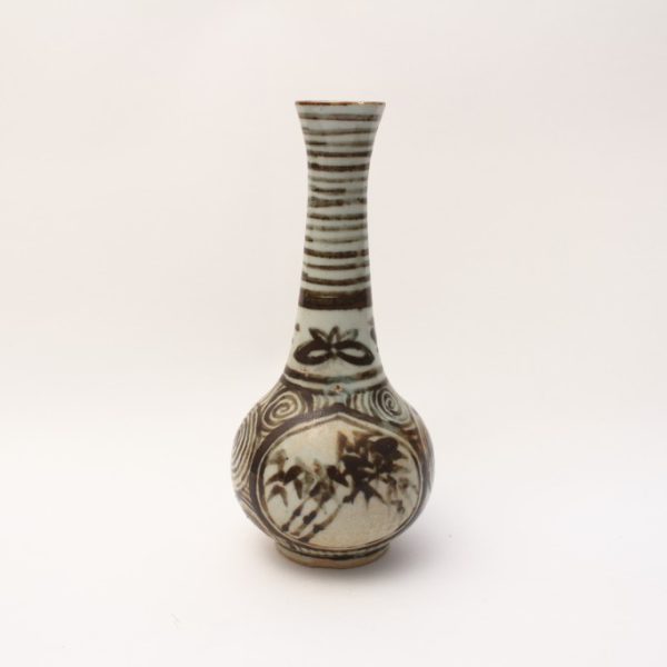 A small pear-shaped 'Cizhou' vase