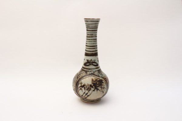 A small pear-shaped 'Cizhou' vase
