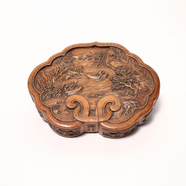 A bamboo lobed box with figural landscape design (Qing dynasty, 19th century)