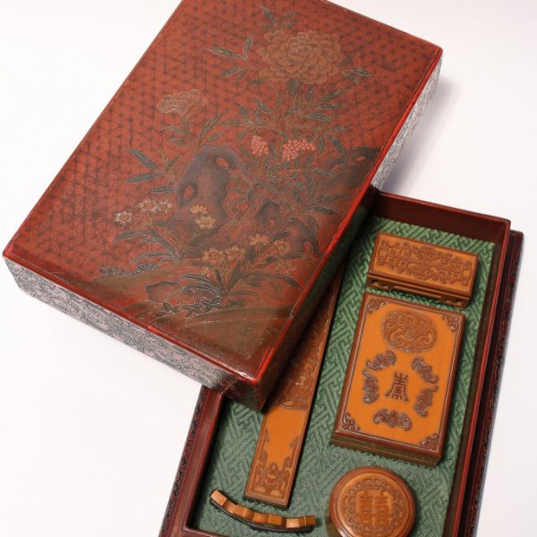 An imperial bamboo-veneer stationery set