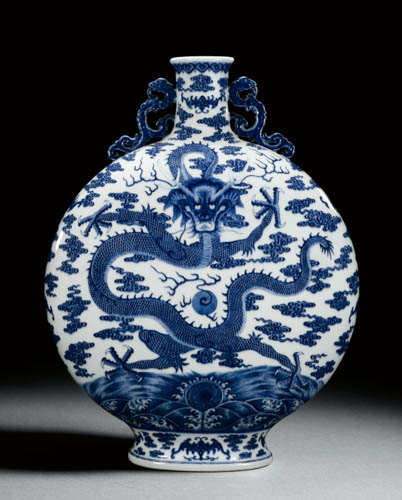 A blue and white dragon moon flask