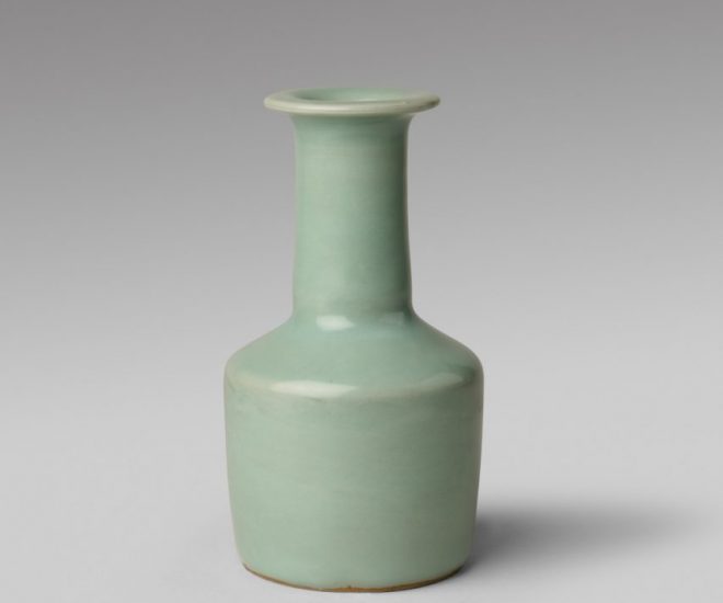 A small Longquan celadon 'mallet' vase