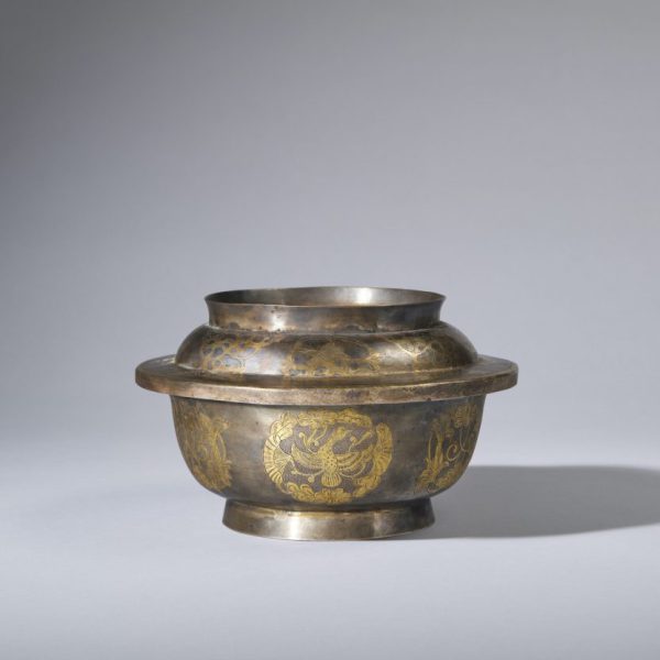 A fine inscribed gilt-silver alloy bowl with cover (Tang dynasty, 7th century)