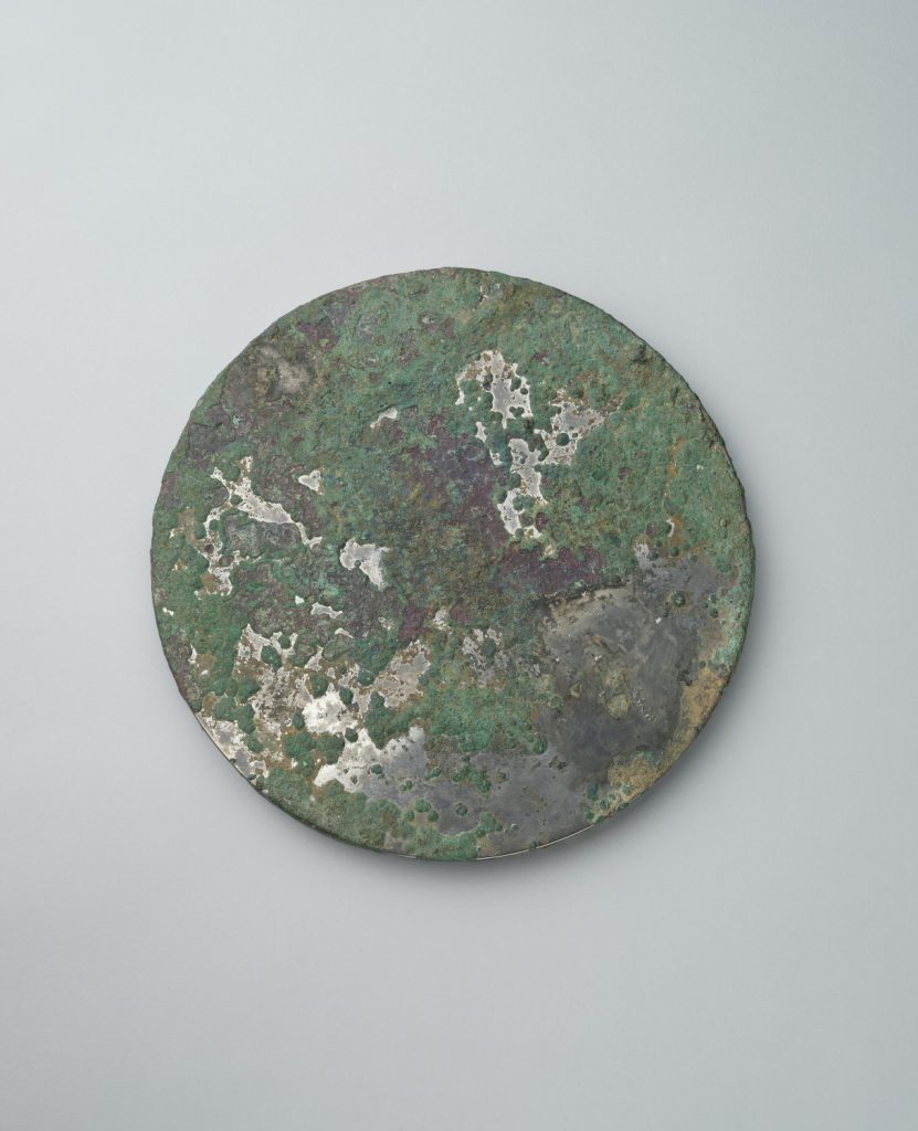 An important bronze ‘mythical animals and grapes’ mirror (Tang dynasty, 7th century)