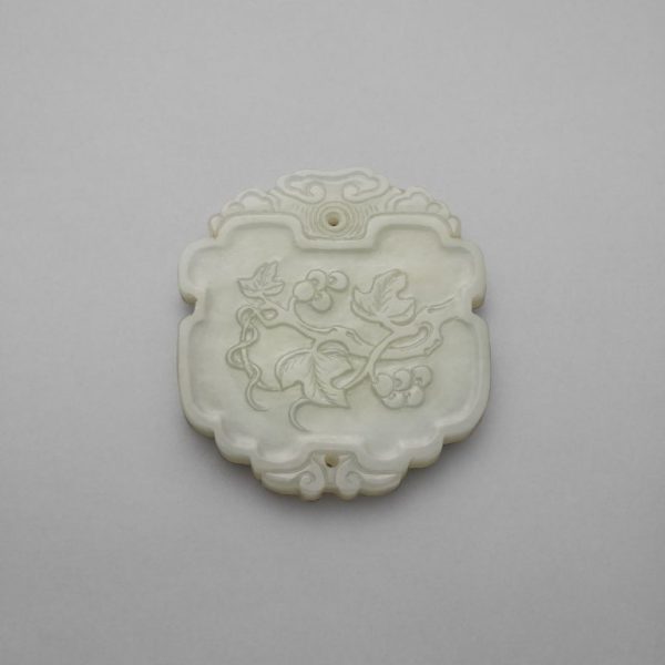 A white jade pendant (18th century)